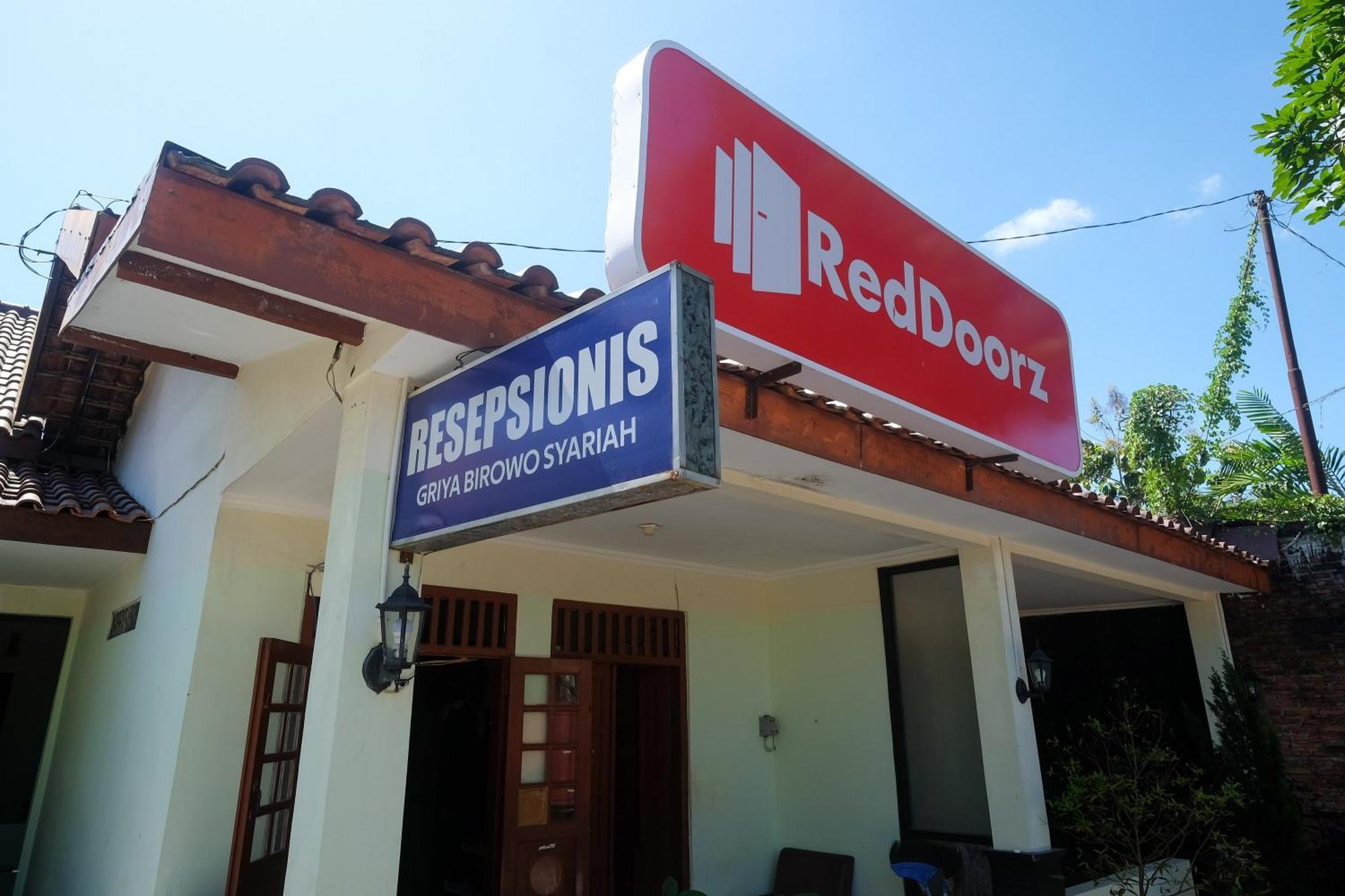 Hotel Reddoorz Syariah Near Alun Alun Wonosari Exterior foto
