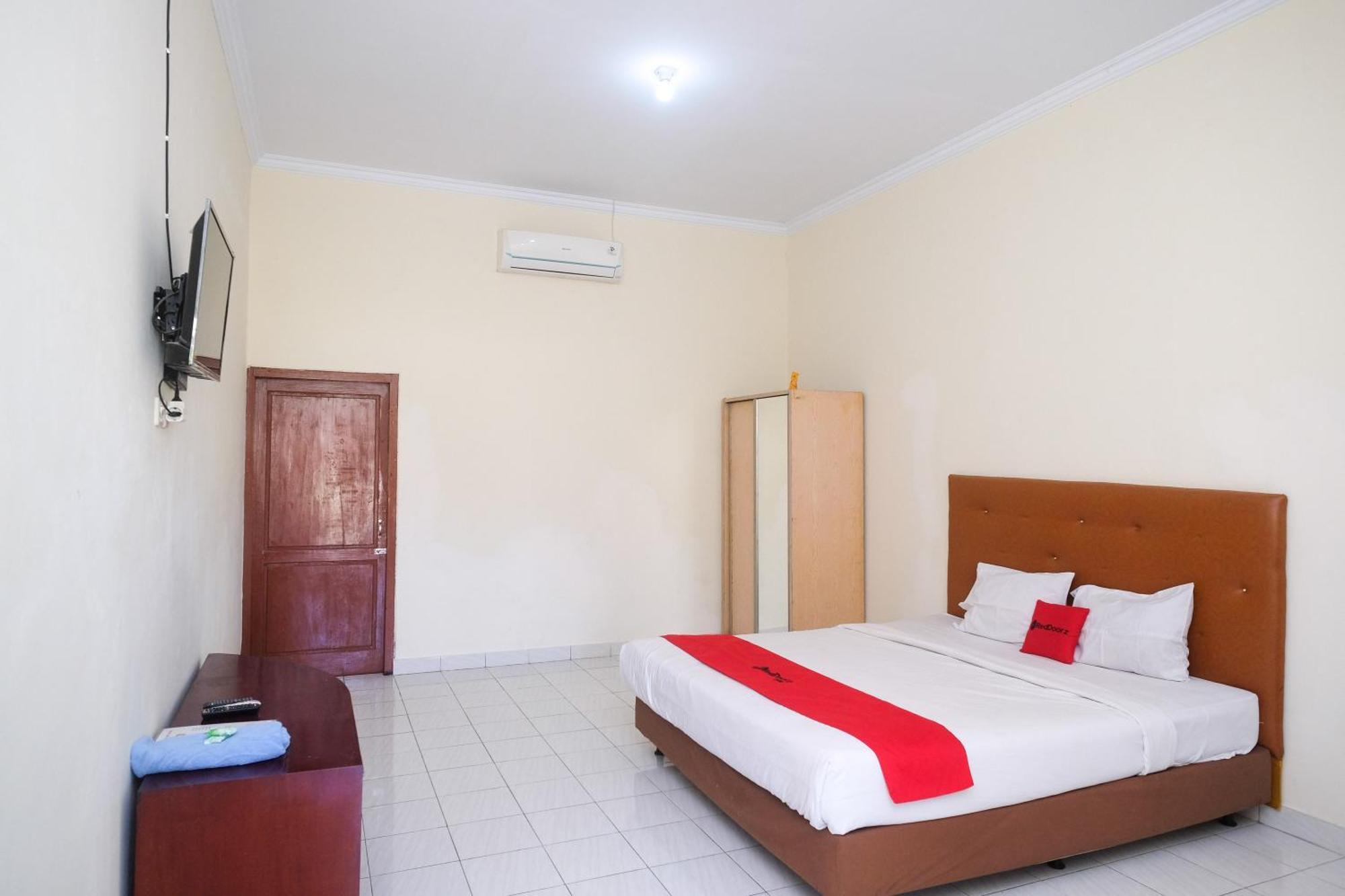 Hotel Reddoorz Syariah Near Alun Alun Wonosari Exterior foto